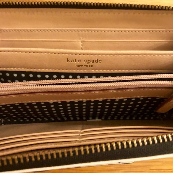 Black patent leather Kate Spade wallet - Picture 2 of 3
